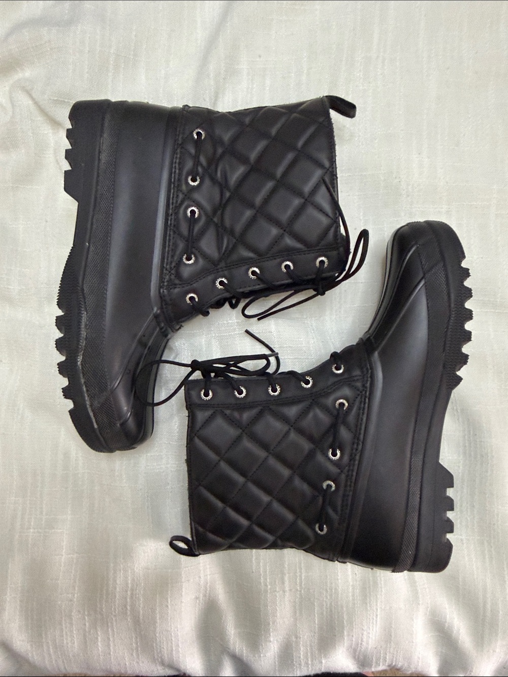 Quilted Lace-Up Duck Boots - Black
